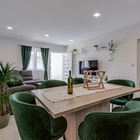 דירה Apartman Angel זאדאר