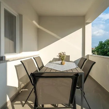 Apartman Angel דירה *