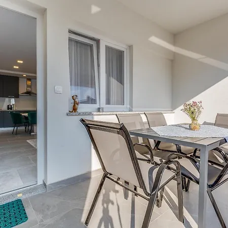 Apartman Angel דירה *